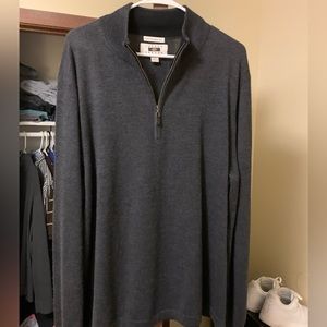 Quarter zip pull over